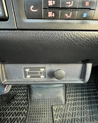 Volkswagen Caravelle cena 26000 przebieg: 334658, rok produkcji 1998 z Wisła małe 137